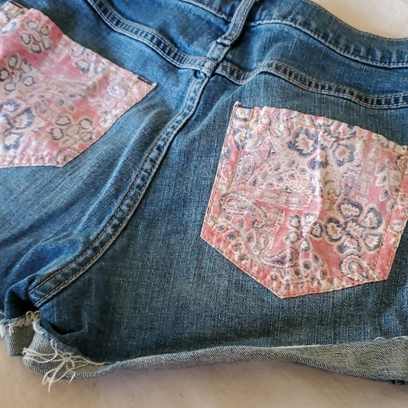 Short - Picture 2 of 4